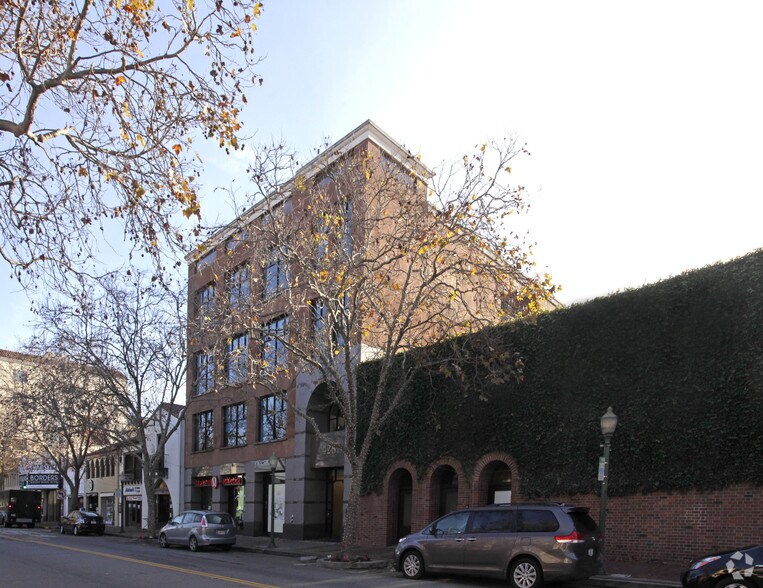 428-432 University Ave, Palo Alto, CA à louer - Photo de l’immeuble – Image 2 sur 3