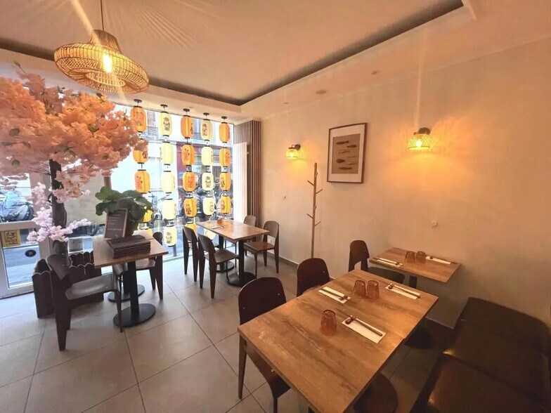 Local commercial dans Paris à vendre - Photo intérieure – Image 1 sur 4