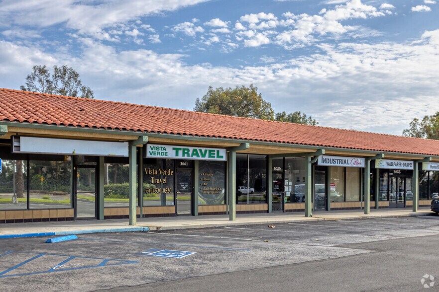 2037-2081 Palos Verdes Dr N, Lomita, CA à louer - Photo de l’immeuble – Image 3 sur 7