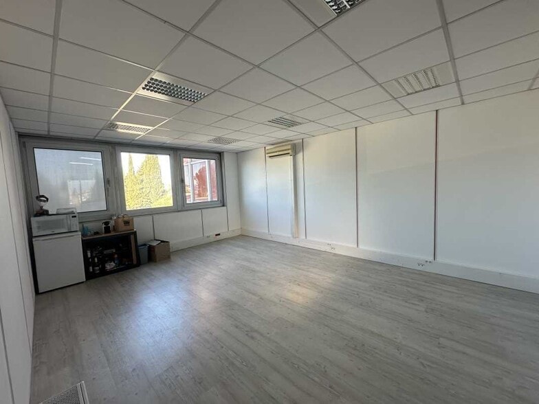 685 Rue Georges Claude, Aix-en-Provence à louer - Photo intérieure – Image 3 sur 11