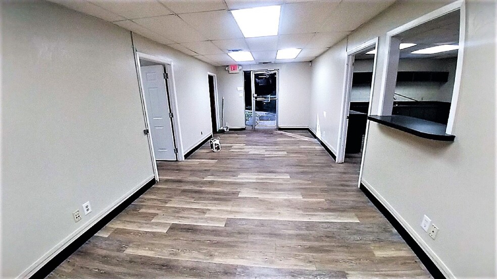131 E Sears St, Denison, TX à louer - Photo de l’immeuble – Image 3 sur 11