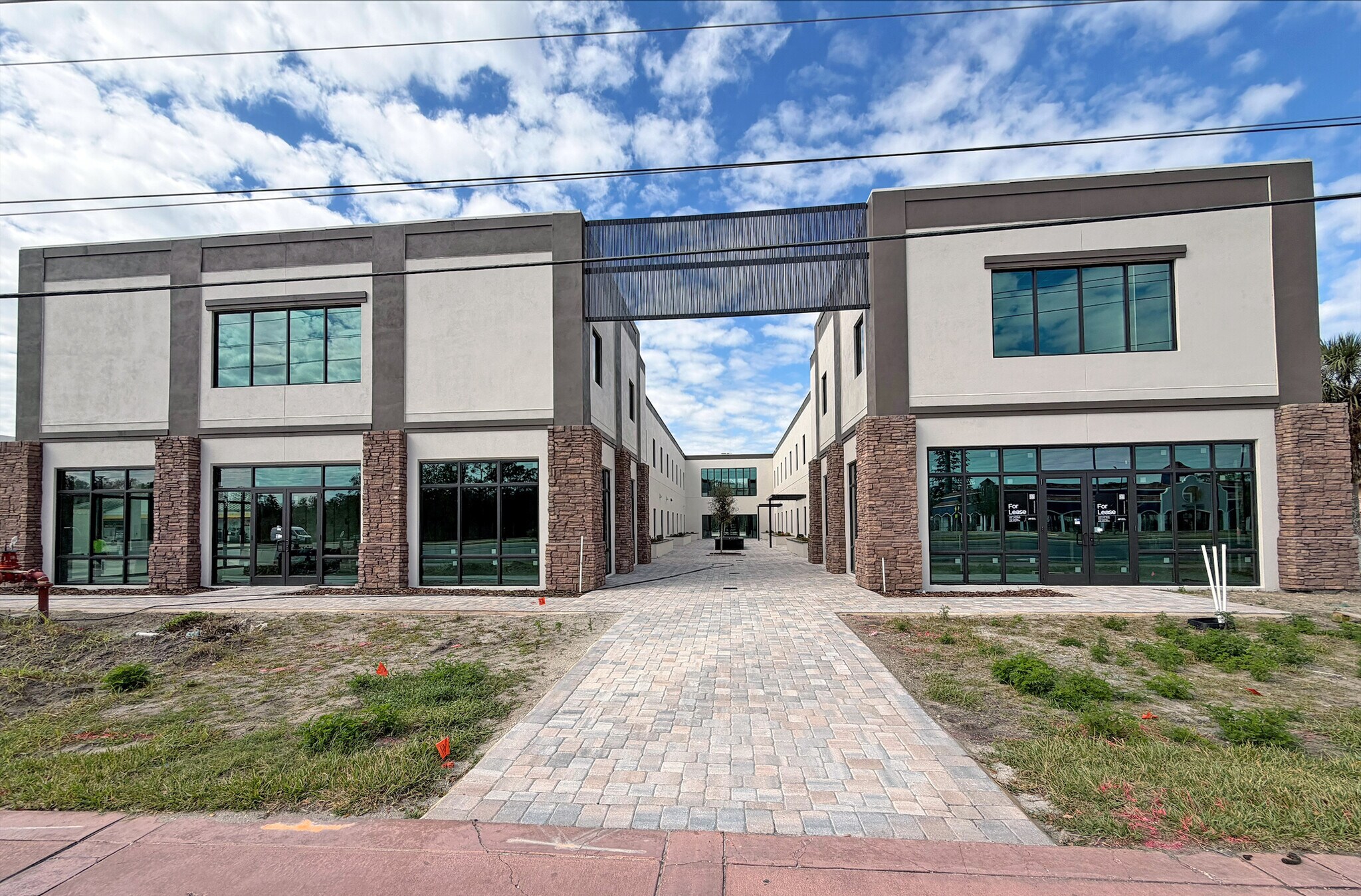 4560 W Irlo Bronson Memorial, Kissimmee, FL à louer Photo principale– Image 1 sur 6