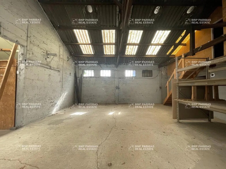 Local d'activités dans Bègles à vendre - Photo de l’immeuble – Image 3 sur 31