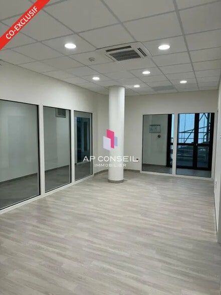Bureaux/Médical dans Le Port-Marly à louer - Photo de l’immeuble – Image 2 sur 10