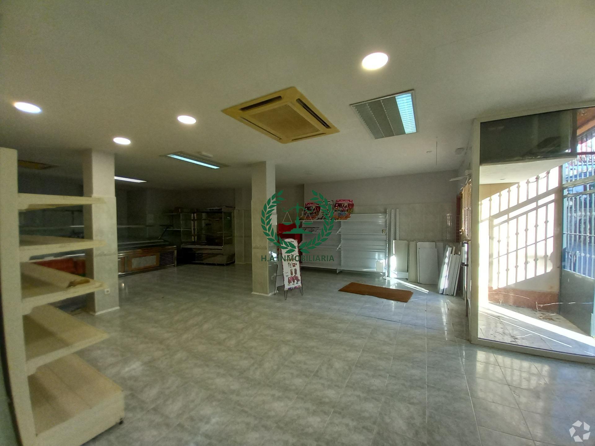 Local commercial dans Pedrezuela, Madrid à louer Photo intérieure– Image 1 sur 2