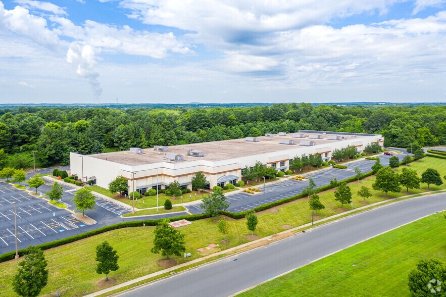 2745 Whitehall Park Dr, Charlotte, NC à louer - Aérien – Image 3 sur 7