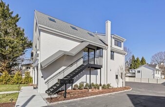 31 Saint Roch Ave, Greenwich, CT à louer Photo intérieure– Image 2 sur 23