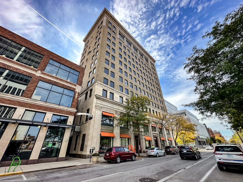 127 W Berry St, Fort Wayne, IN à louer - Photo de l’immeuble – Image 3 sur 16