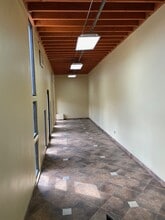 720 E Sunkist St, Ontario, CA à louer Photo intérieure– Image 2 sur 12