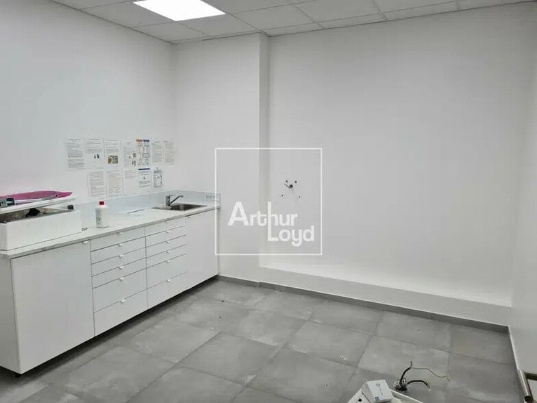 Local commercial dans Athis-Mons à louer - Photo intérieure – Image 2 sur 8