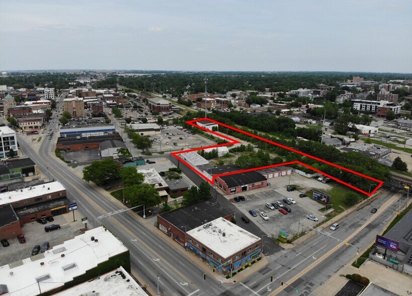 302 S Market St, Champaign, IL à vendre - Photo de l’immeuble – Image 2 sur 2