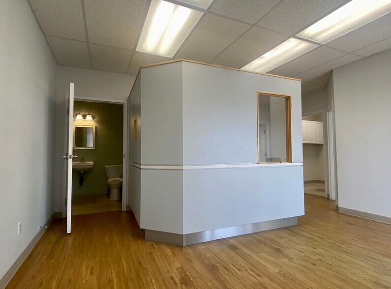 6 Speers Blvd, Loyalist, ON à louer - Photo de l’immeuble – Image 3 sur 9