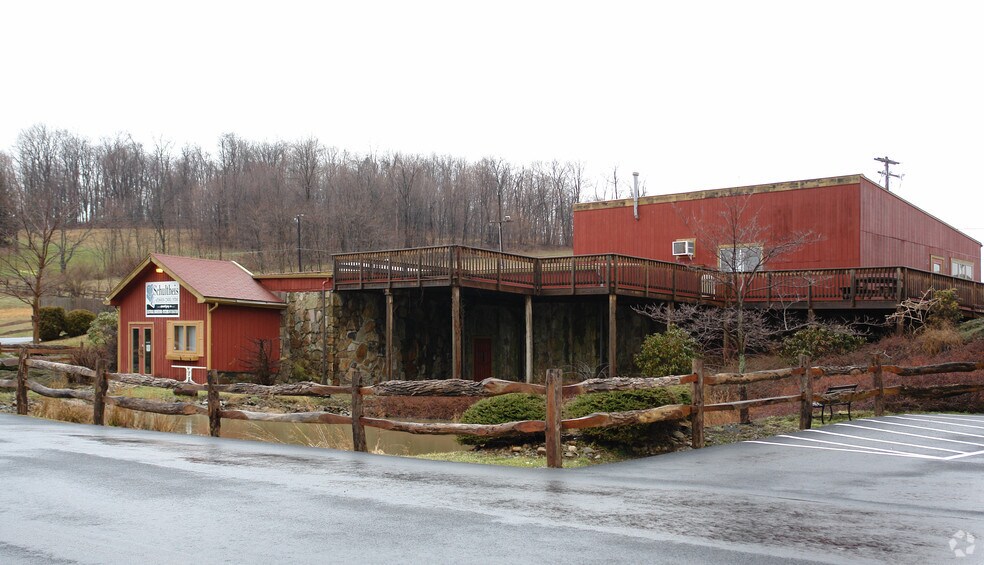 3782 Pa-31, Donegal, PA à louer - Photo principale – Image 1 sur 3
