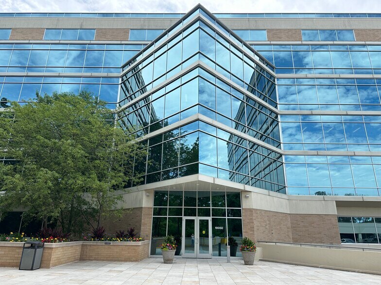 10050 Crosstown Cir, Eden Prairie, MN à louer - Photo principale – Image 1 sur 13