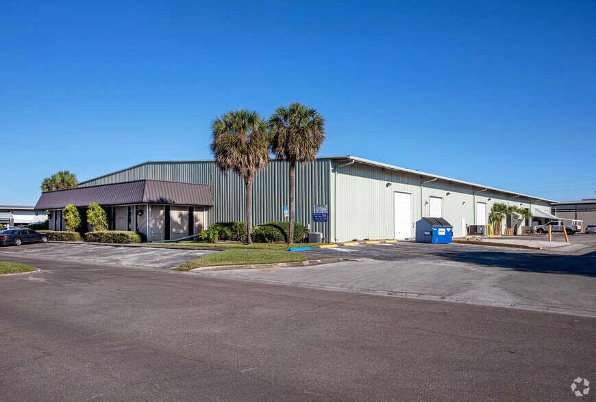 12910 Automobile Blvd, Clearwater, FL à louer - Photo principale – Image 1 sur 14