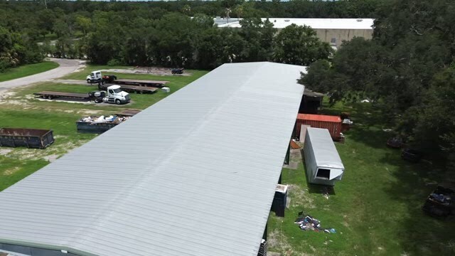 7371 Rowlett Park Dr, Tampa, FL à louer - Vidéo sur l’annonce professionnelle – Image 2 sur 12