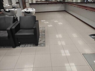 Plus de détails pour Local commercial à louer
