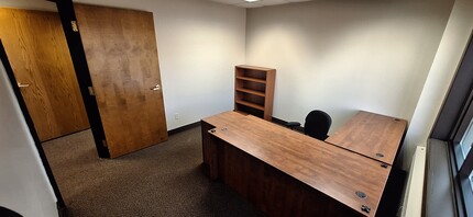 750 2nd St NE, Hopkins, MN à louer Photo intérieure– Image 2 sur 7