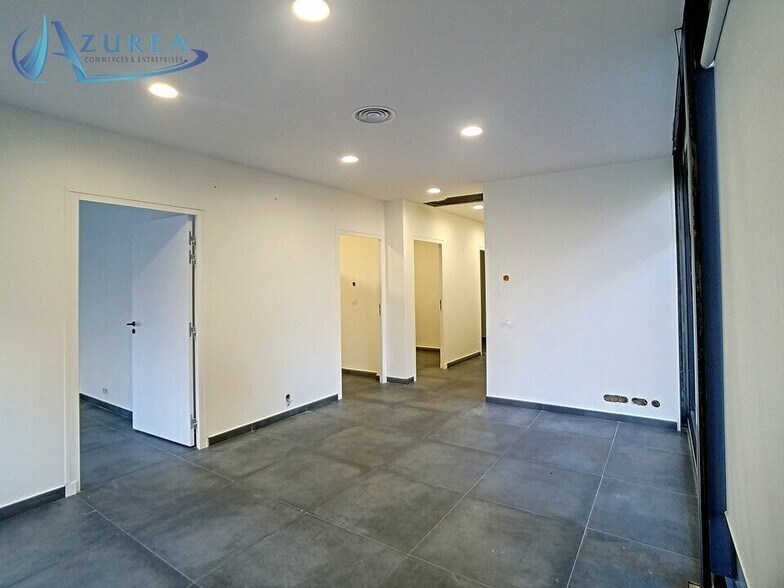 Local commercial dans Nice à vendre - Photo intérieure – Image 2 sur 5