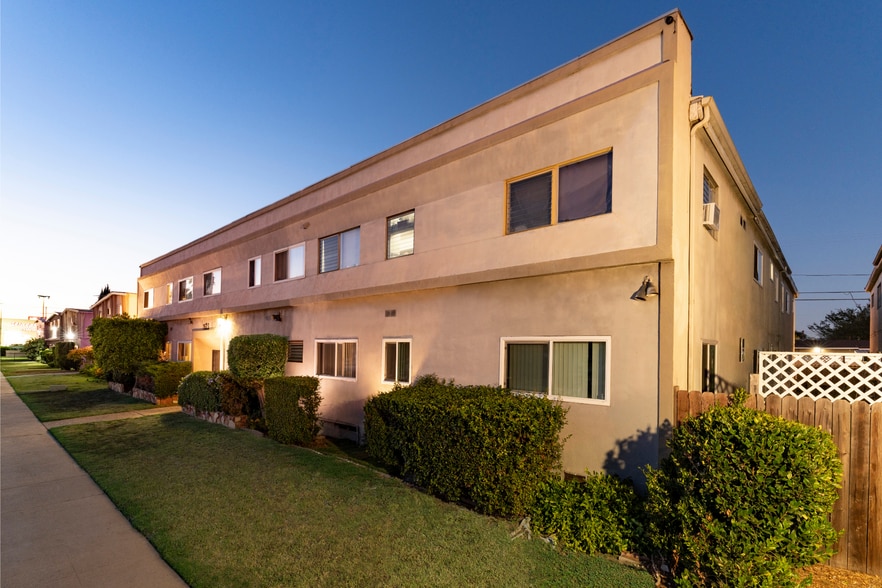 1623 Lomita Blvd, Harbor City, CA à vendre - Photo de l’immeuble – Image 1 sur 21