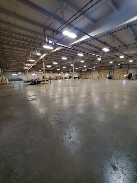 2998 Paul Dr, Elkhart, IN à louer - Photo de l’immeuble – Image 3 sur 12