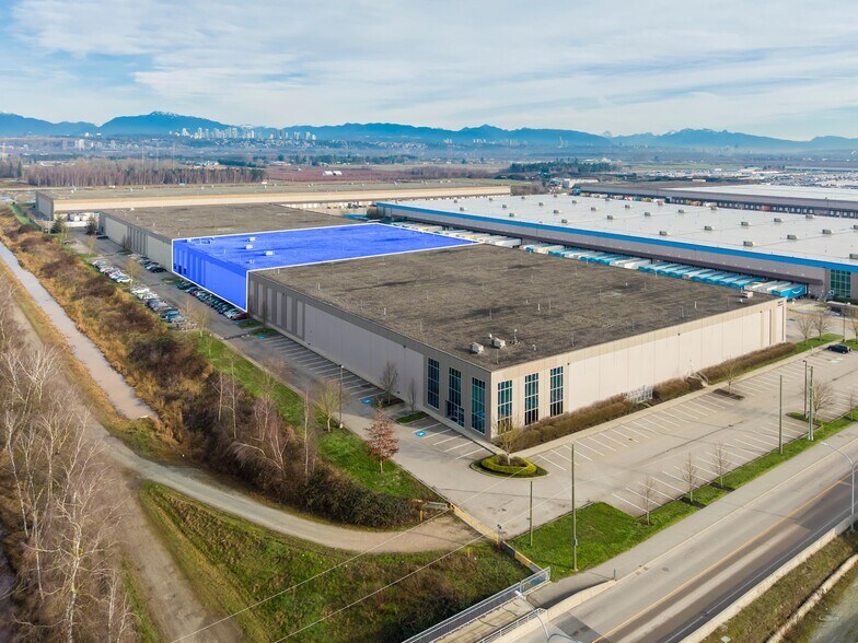 16111 Blundell Rd, Richmond, BC à louer - Photo de l’immeuble – Image 2 sur 13