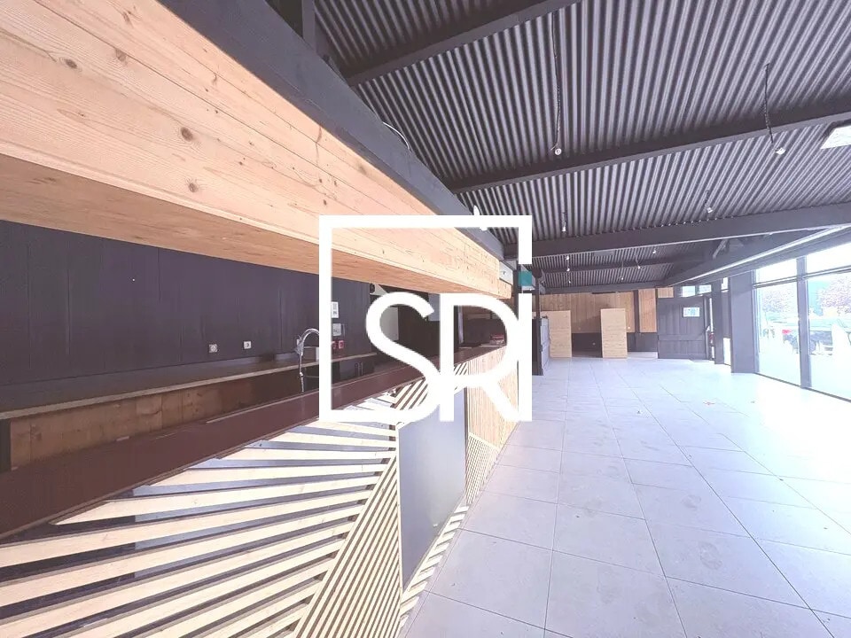 Local commercial dans Clermont-Ferrand à louer Photo de l’immeuble– Image 1 sur 11