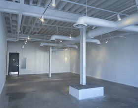 806 E 3rd St, Los Angeles, CA à louer Photo intérieure– Image 2 sur 5