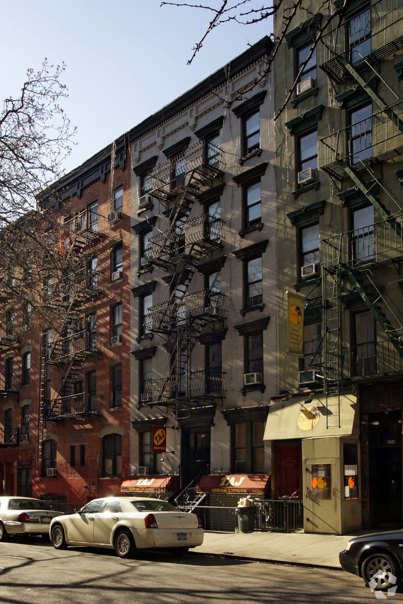 310 E 6th St, New York, NY à louer Photo principale– Image 1 sur 11