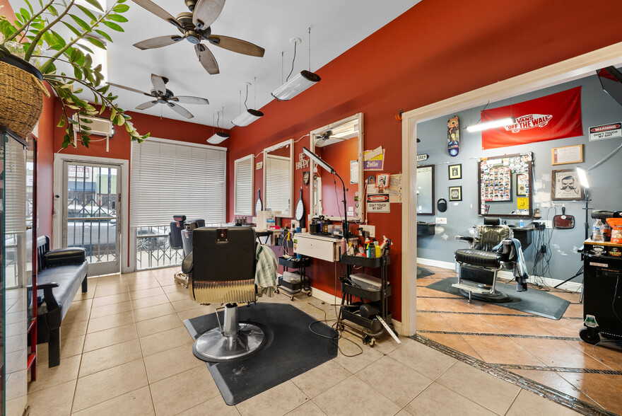 4569 Whittier Blvd, East Los Angeles, CA à vendre - Photo de l’immeuble – Image 2 sur 8