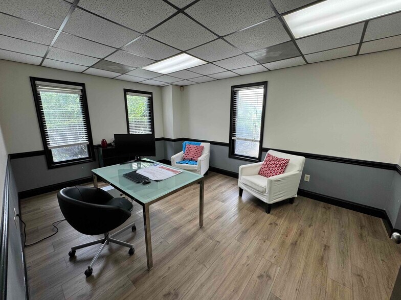 105 Corporate Blvd, Indian Trail, NC à vendre - Photo de l’immeuble – Image 3 sur 16