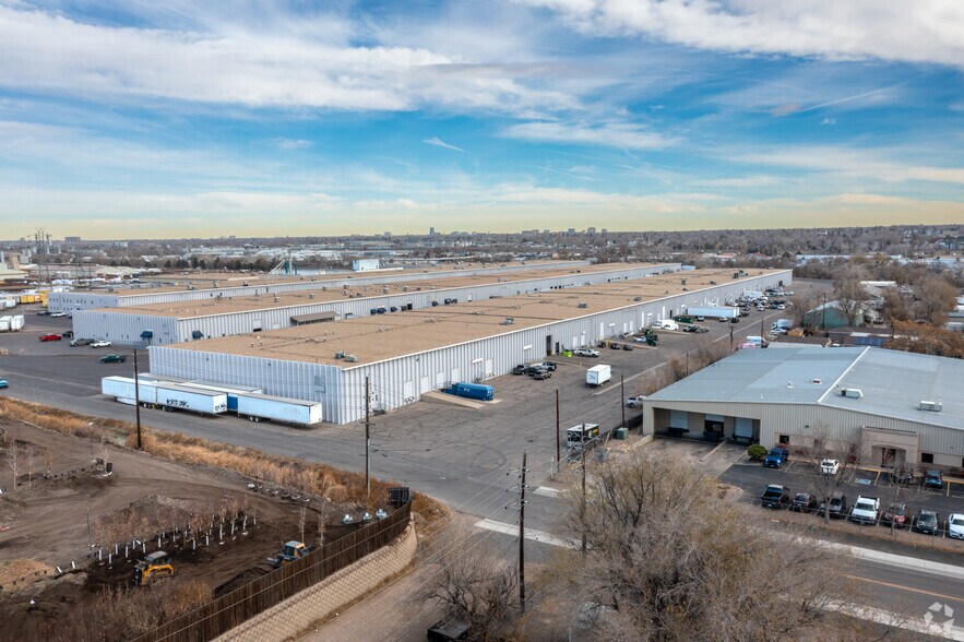3201-3273 S Platte River Dr, Englewood, CO à louer - Photo de l’immeuble – Image 2 sur 6