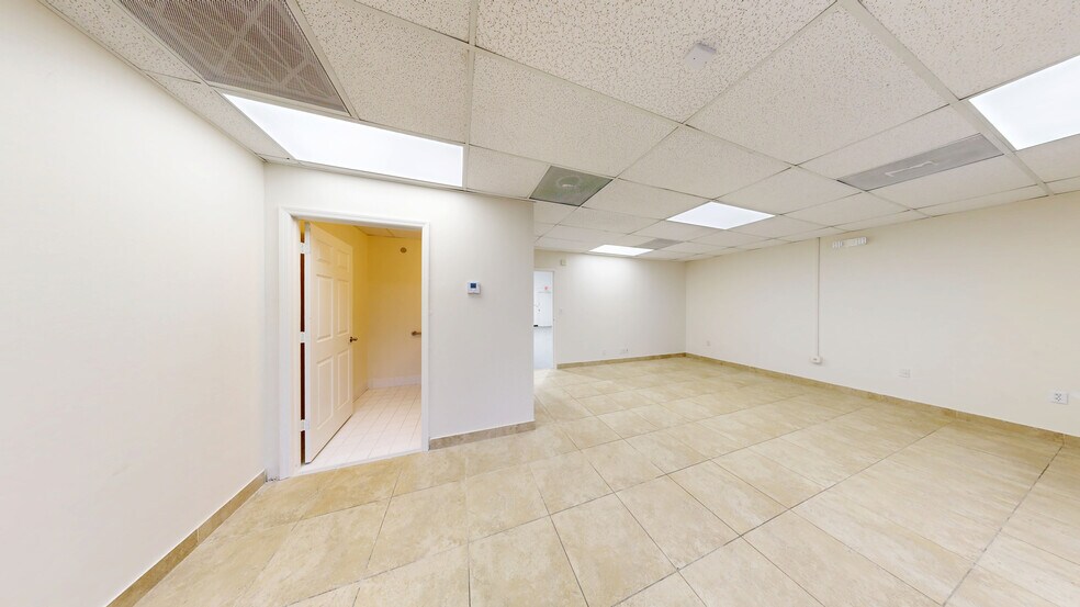 4500 N Powerline Rd, Deerfield Beach, FL à louer - Numérisation 3D Matterport – Image 3 sur 24