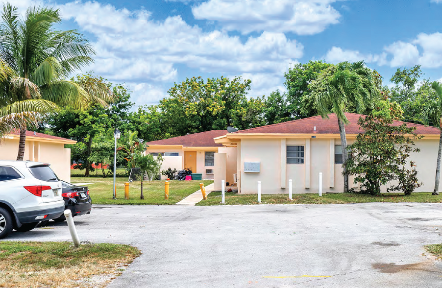 6032 SW 25th St, Miramar, FL à vendre - Photo de l’immeuble – Image 2 sur 5