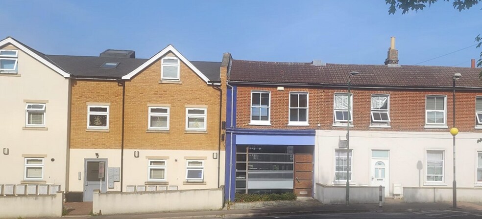 32 Lind Rd, Sutton à vendre - Photo de l’immeuble – Image 1 sur 1