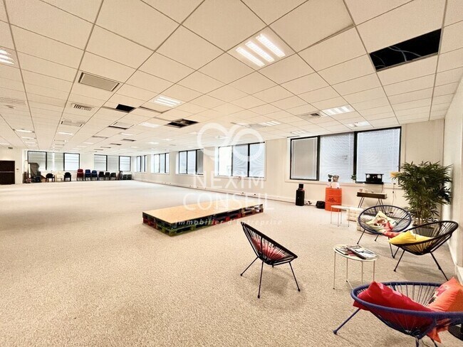 Plus de détails pour Bureau à vendre
