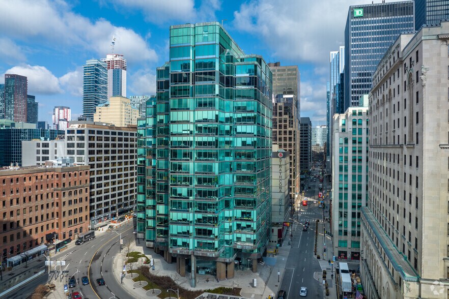 1 University Ave, Toronto, ON à louer - Photo de l’immeuble – Image 3 sur 5