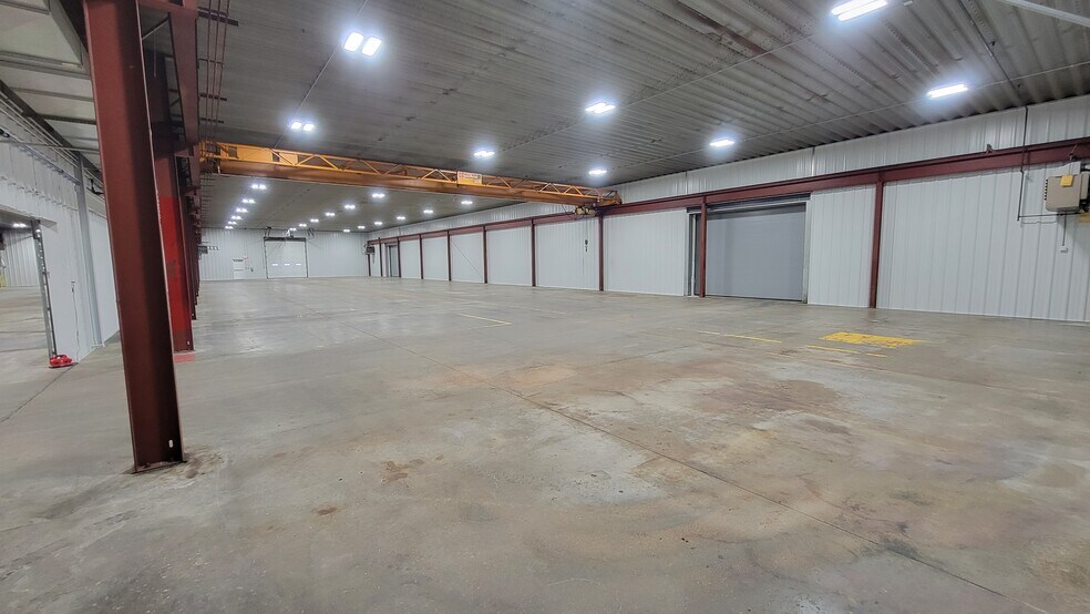 1751 12th Ave, Columbus, NE à vendre - Photo de l’immeuble – Image 2 sur 81