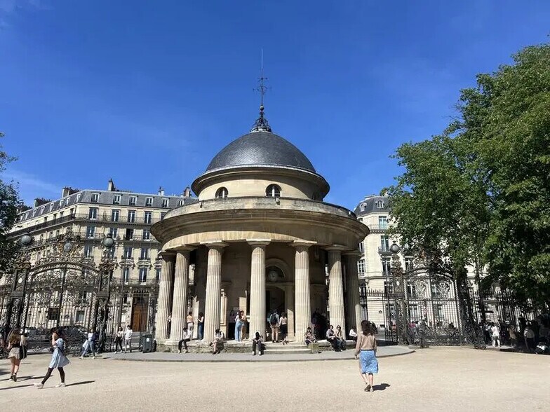 Bureau dans Paris à vendre - Photo de l’immeuble – Image 2 sur 3
