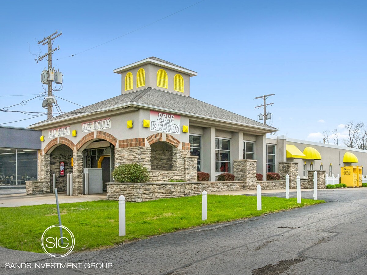 5403 Northfield Rd, Bedford Heights, OH à vendre Photo de l’immeuble– Image 1 sur 6