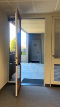 3700 Campus Dr, Newport Beach, CA à louer - Vidéo sur l’annonce professionnelle 