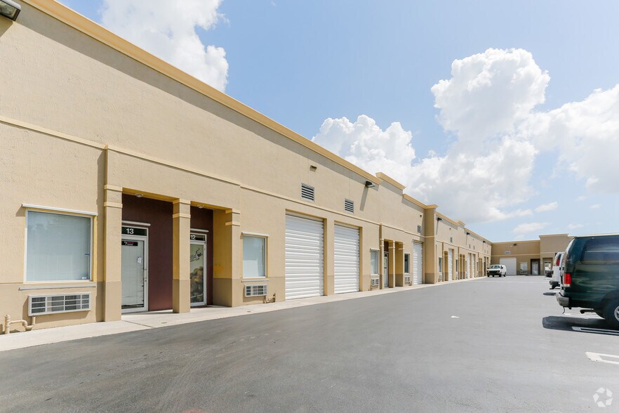 15075 SW 137th St, Miami, FL à vendre - Photo de l’immeuble – Image 3 sur 13