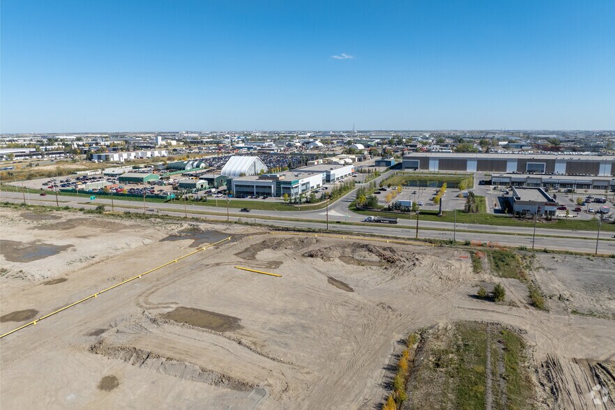 8919 Barlow Trl SE, Calgary, AB à louer - Photo de l’immeuble – Image 2 sur 9