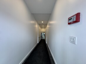 3612-3614 E Tremont Ave, Bronx, NY à louer Photo intérieure– Image 1 sur 11