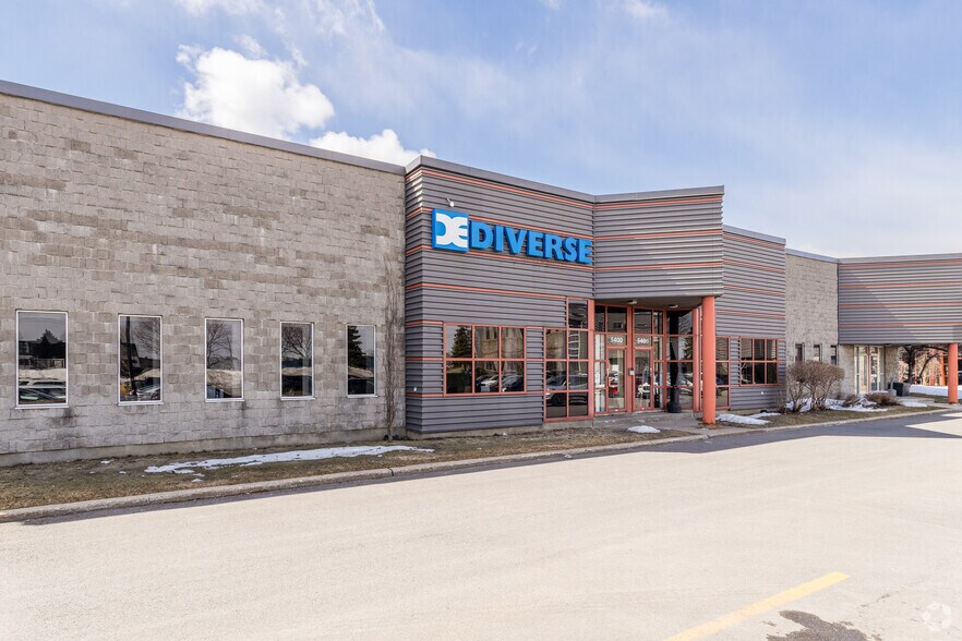5400-5490 Boul Thimens, Saint-Laurent, QC à louer - Photo de l’immeuble – Image 2 sur 14