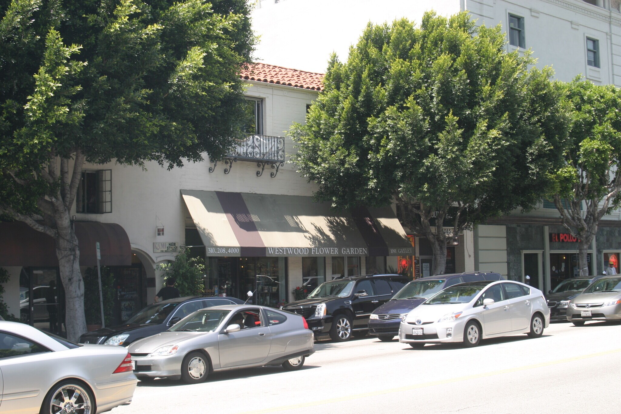 1085 Gayley Ave, Los Angeles, CA à louer Photo de l’immeuble– Image 1 sur 2