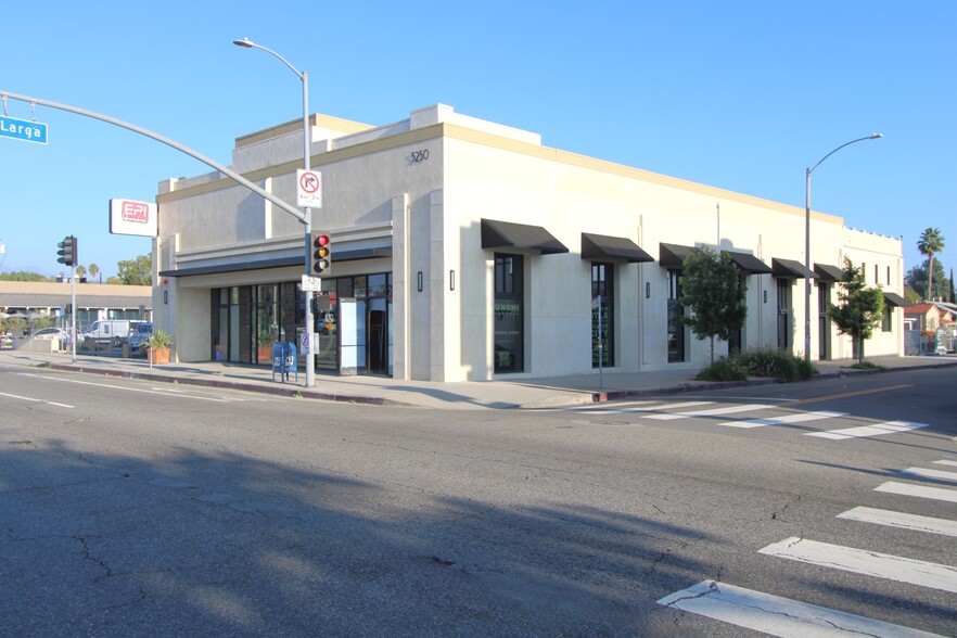 3250 Glendale Blvd, Los Angeles, CA à louer - Photo de l’immeuble – Image 1 sur 10