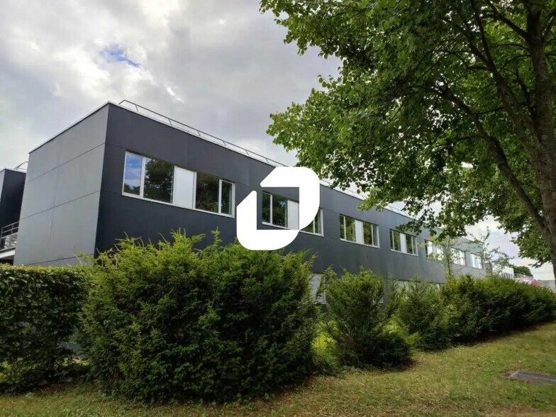 Bureau dans Savigny-le-Temple à louer - Photo de l’immeuble – Image 1 sur 6
