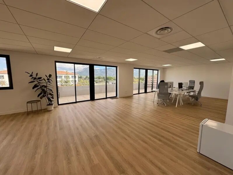 Bureau dans Aubagne à louer Photo intérieure– Image 1 sur 4