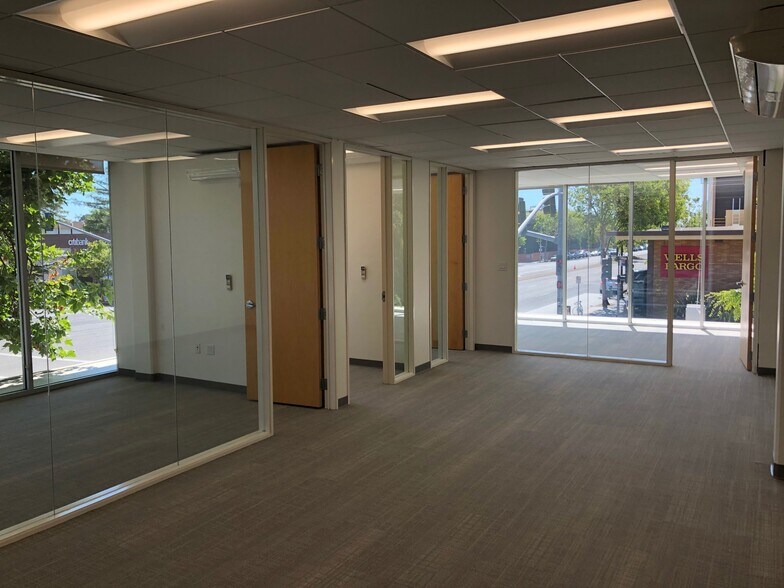 2310-2390 El Camino Real, Palo Alto, CA à louer - Photo de l’immeuble – Image 2 sur 3